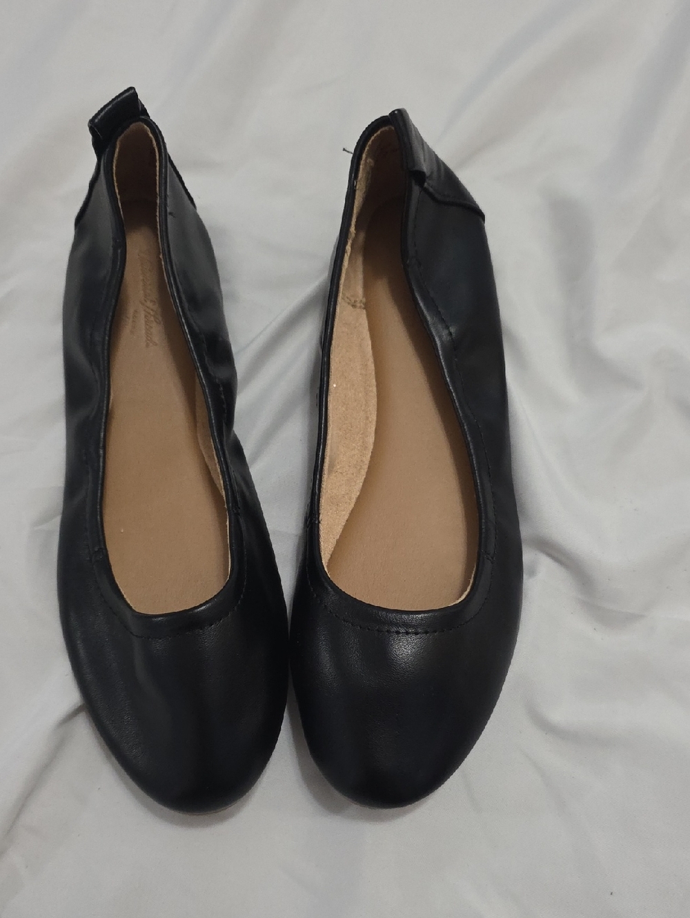 Universal Threads Black Leather Slip-On Ballet Flats
